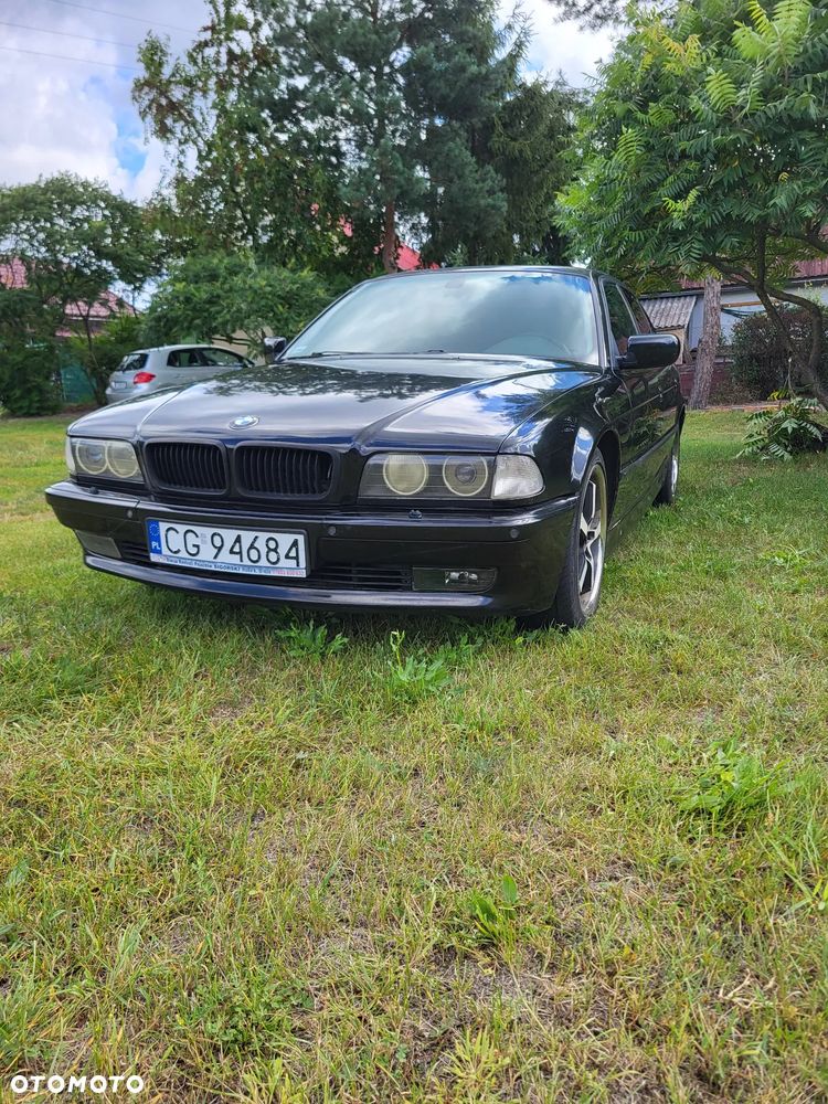 BMW Seria 7 740i - 5