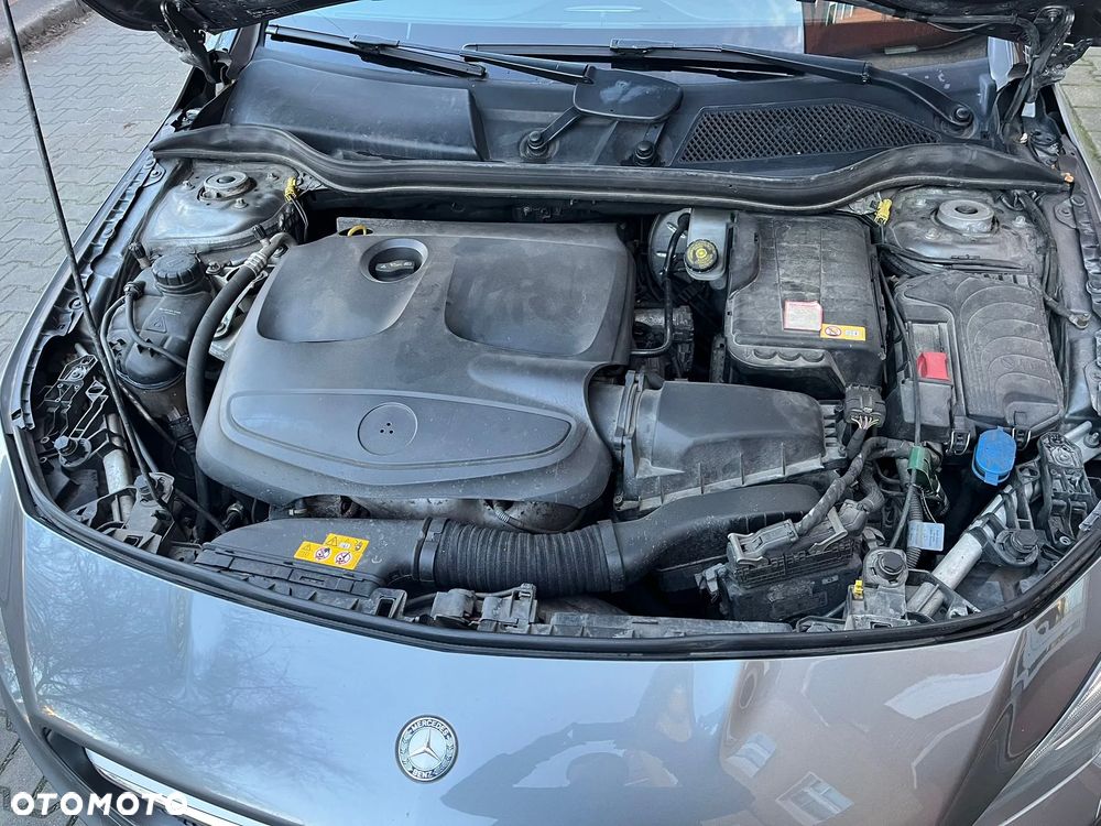 Mercedes-Benz CLA 250 7G-DCT - 11