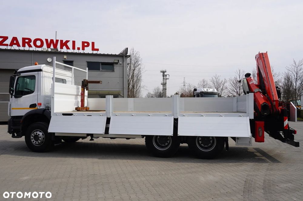 Mercedes-Benz Arocs 2633 burtowy / HDS FASSI F155A.0.23 / PILOT / 230 tys. km_224158 - 16