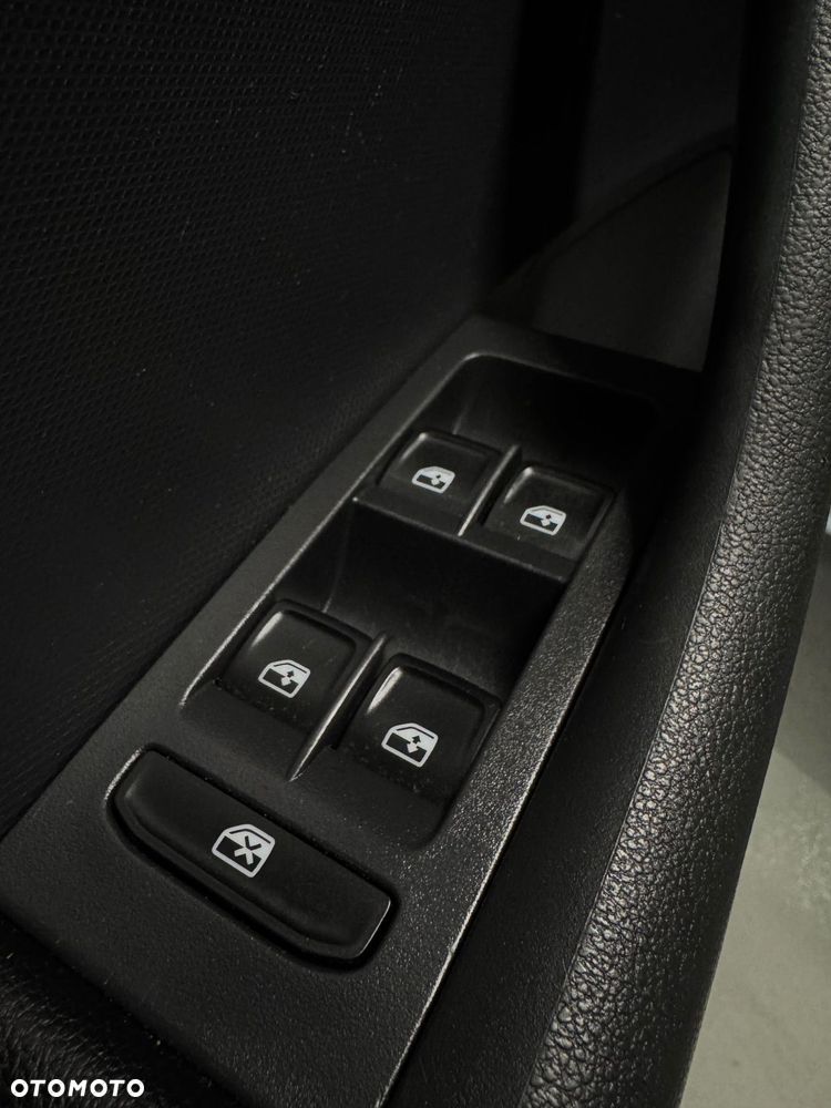 Skoda RAPID 1.0 TSI Ambition - 17