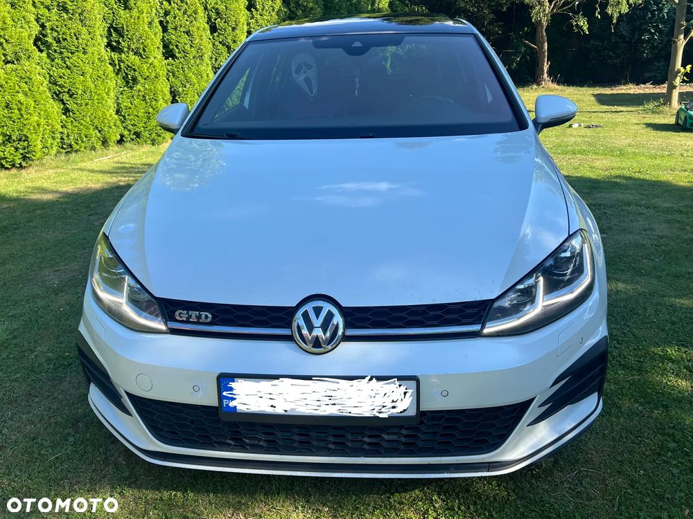 Volkswagen Golf - 2