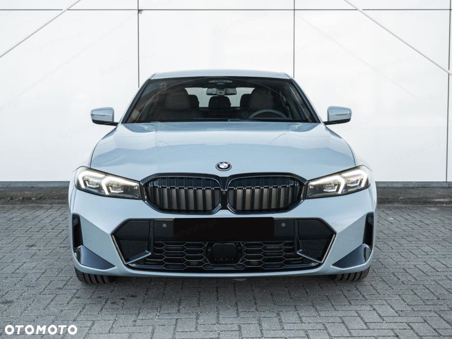 BMW Seria 3 330i xDrive M Sport sport - 2