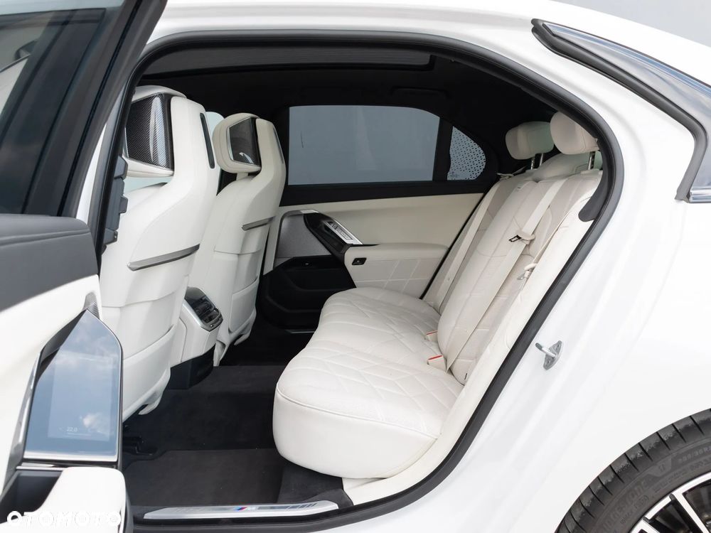 BMW Seria 7 - 13