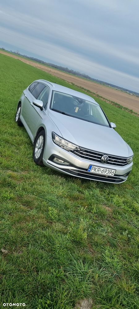 Volkswagen Passat - 1