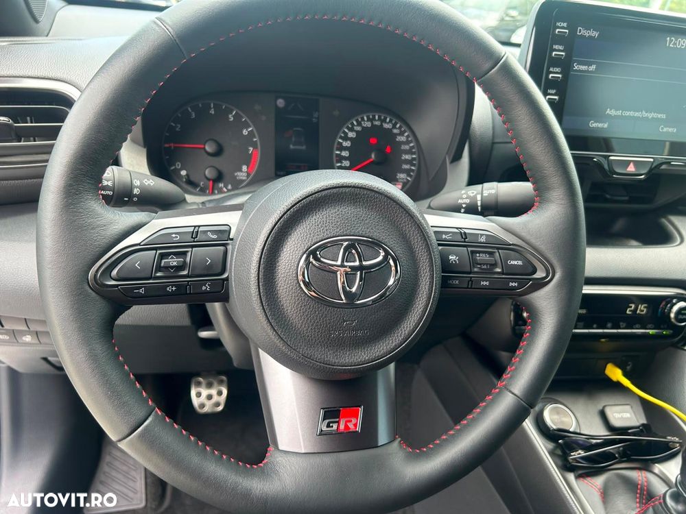 Toyota Yaris - 8