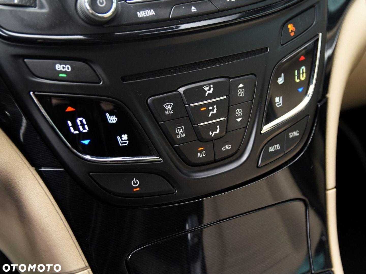 Opel Insignia - 27