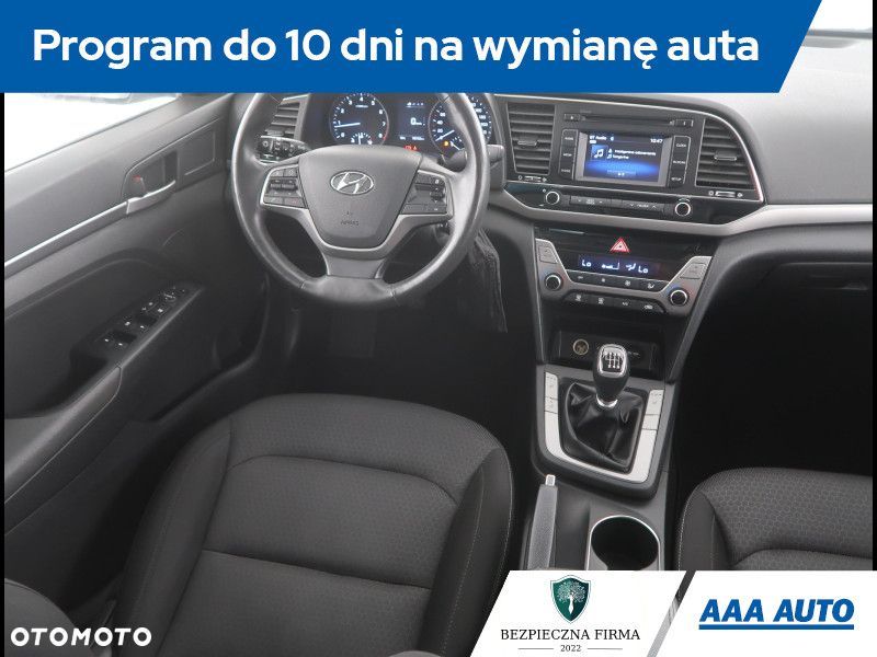 Hyundai Elantra - 8