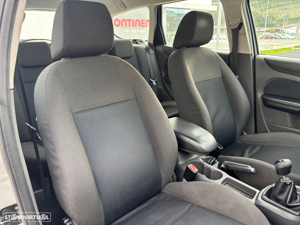 Ford Focus SW 1.6 TDCi Titanium - 25