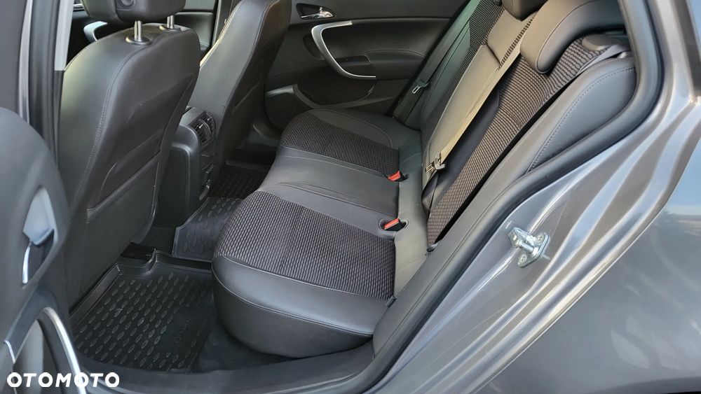 Opel Insignia 1.6 T Cosmo S&S - 10