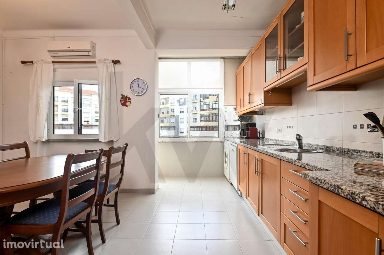 Apartamento T3 convertido a T2 em Almada: O seu Refúgio na Cova da Pie - Grande imagem: 3/18