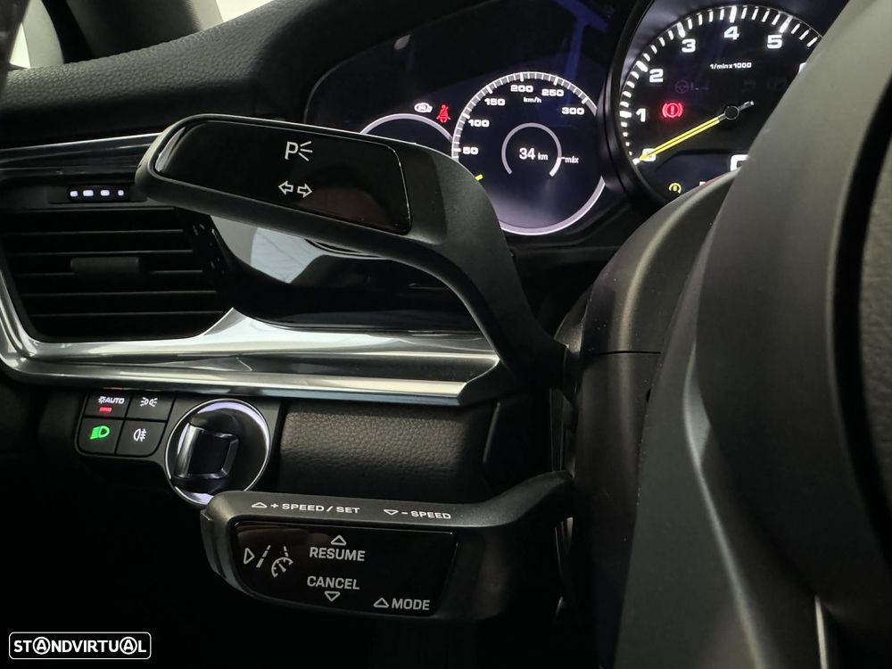 Porsche Panamera Sport Turismo 4 E-Hybrid - 24