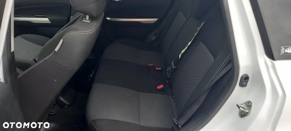 Suzuki Vitara 1.6 Comfort 2WD - 23