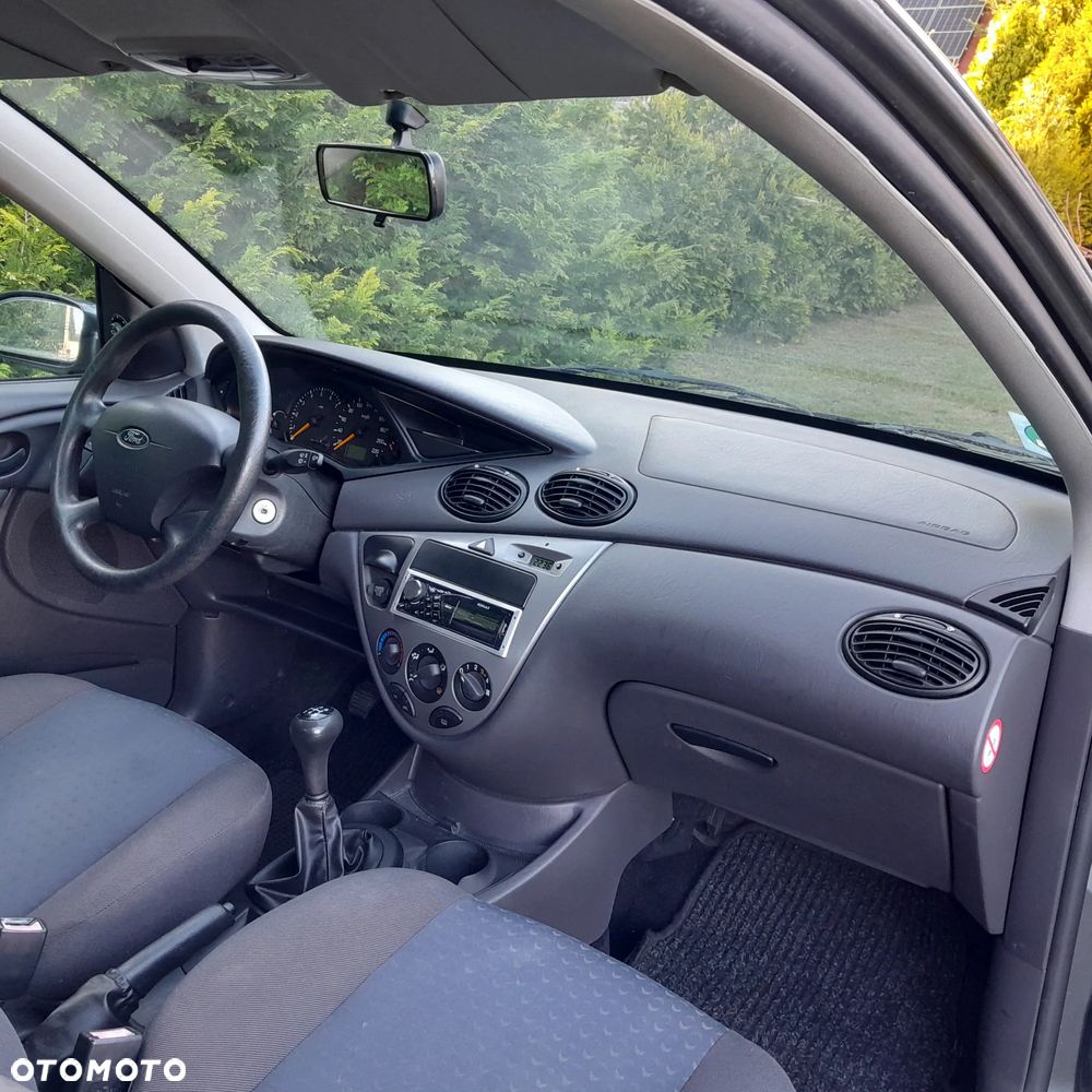 Ford Focus 1.4 Ambiente - 13
