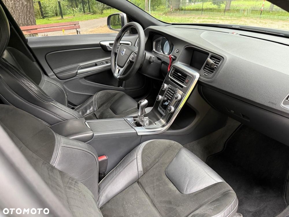 Volvo S60 D4 Drive-E R-Design Summum - 32