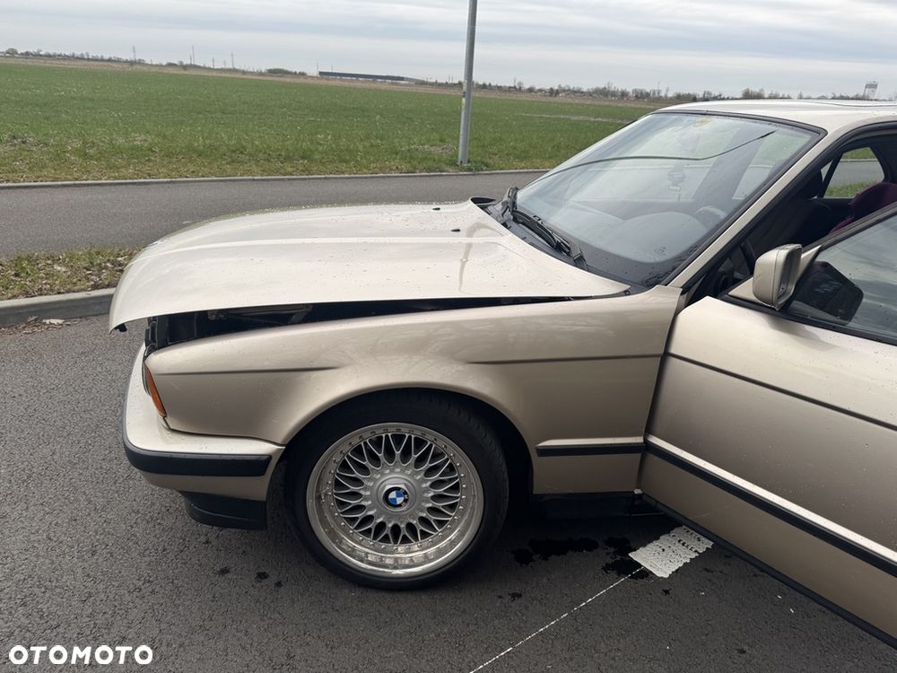BMW Seria 5 520i - 22