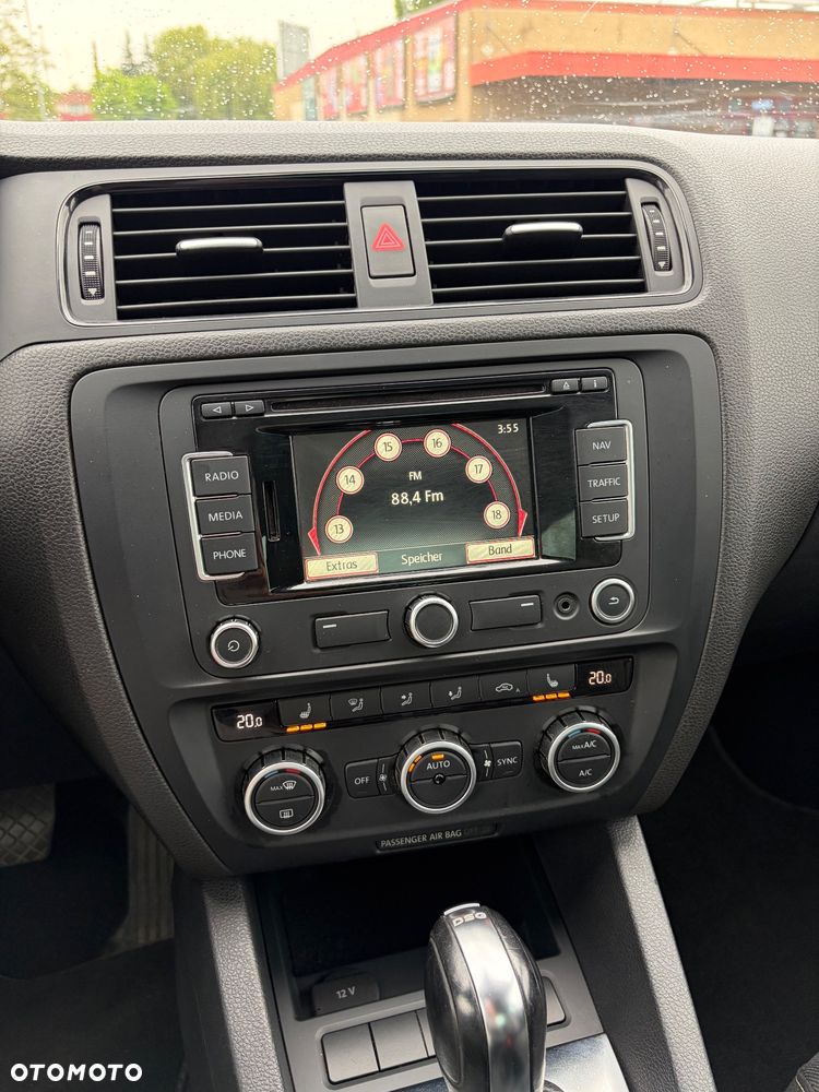 Volkswagen Jetta 1.4 TSI DSG Match - 8