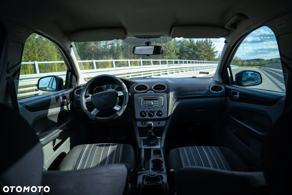 Ford Focus 1.6 Ambiente EU5 - 14