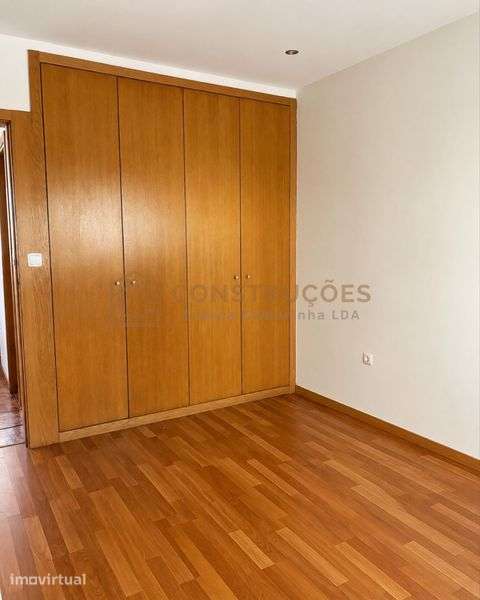 Arrenda-se apartamento T2 no centro de Vila Nova de Gaia - Grande imagem: 5/8