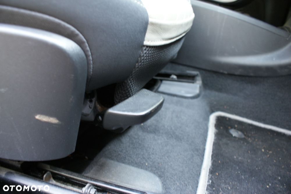 Volvo V50 2.0D R-Design Momentum - 14