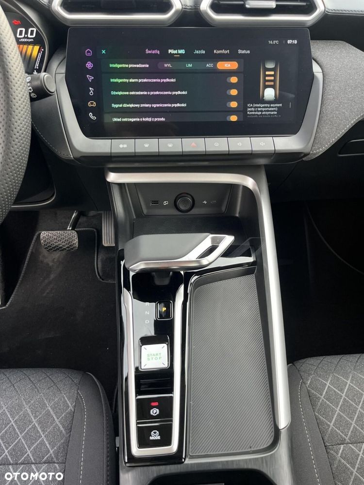 MG ZS Hybrid+ - 13