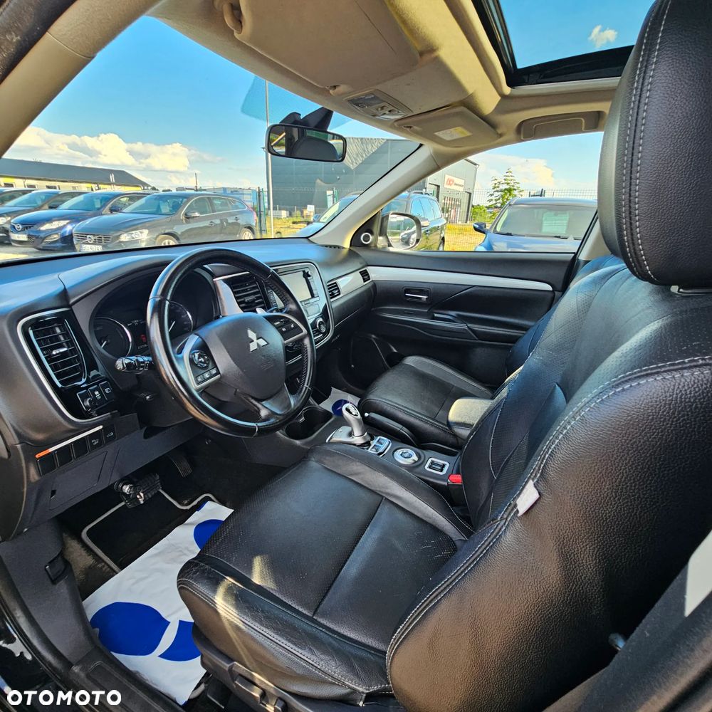 Mitsubishi Outlander - 30