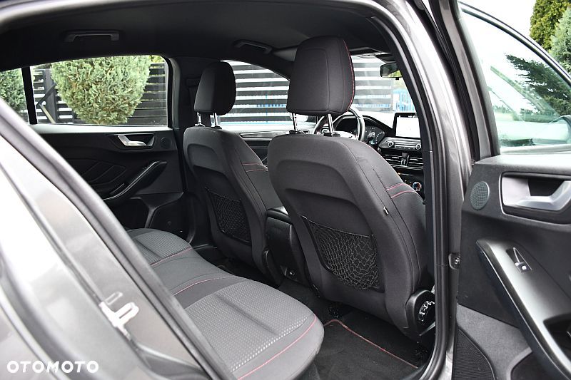 Ford Focus 1.5 EcoBlue Start-Stopp-System ST-LINE STYLE - 19