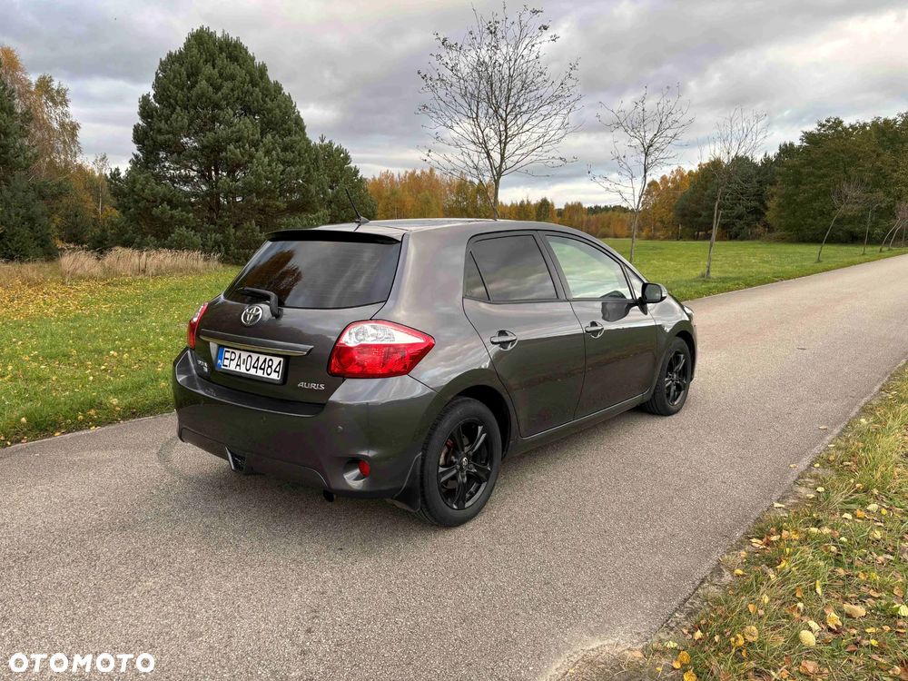 Toyota Auris - 12