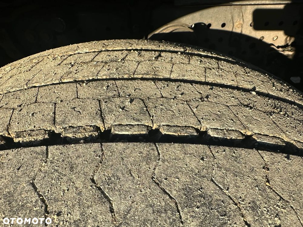 Mercedes-Benz ACTROS - 19