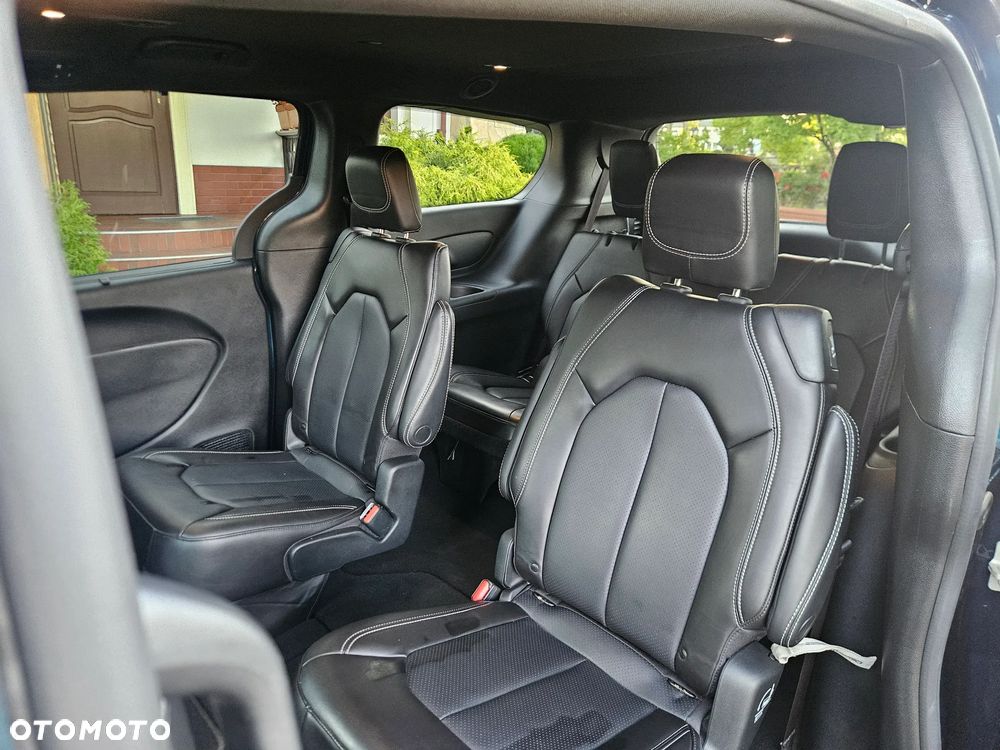 Chrysler Pacifica - 19