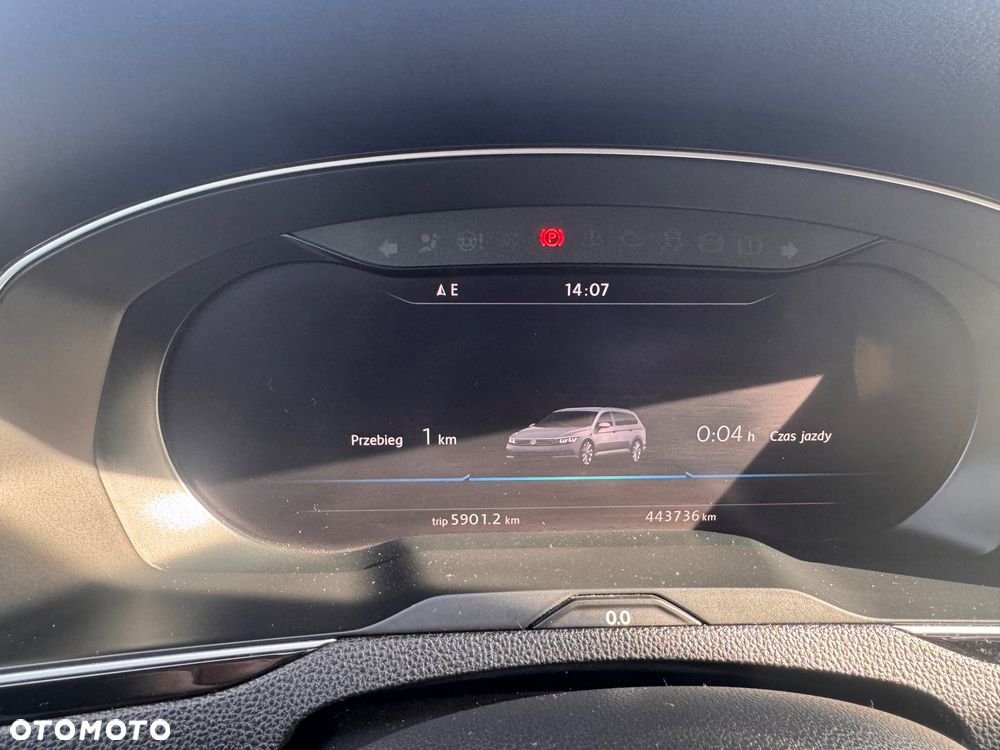 Volkswagen Passat - 16
