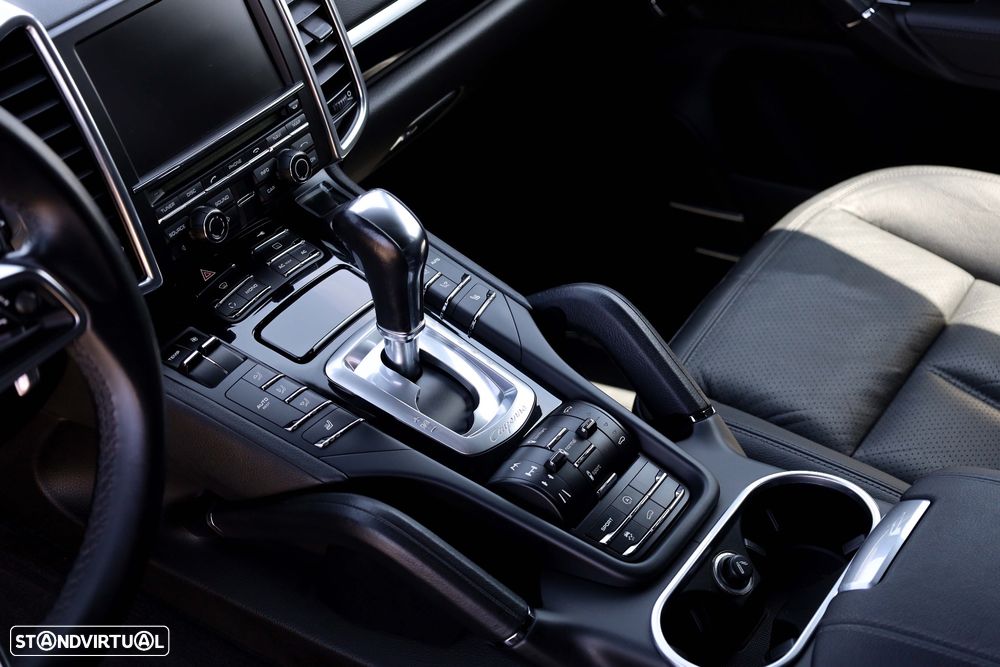 Porsche Cayenne 3.0 V6 - 36