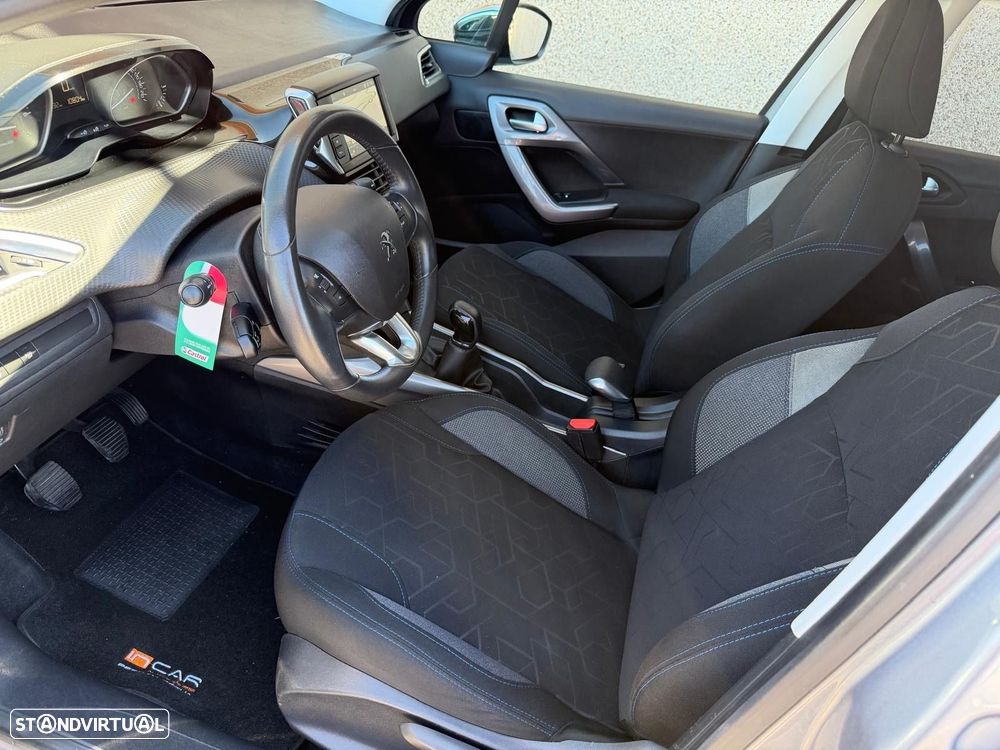 Peugeot 2008 1.2 PureTech Style - 5