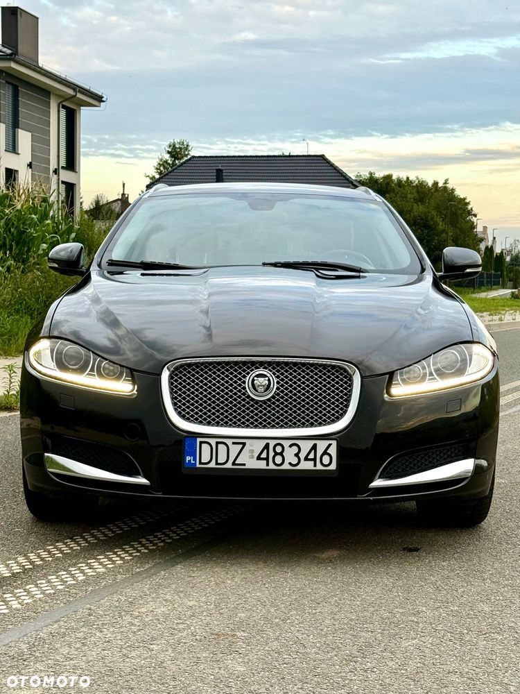 Jaguar XF 2.2 D - 11