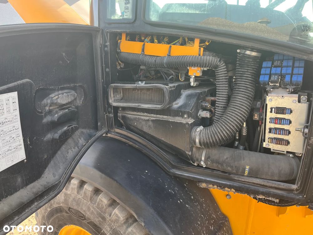 JCB 409 T4 - 16