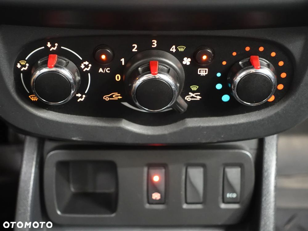 Dacia Duster 1.6 SCe Access S&S - 31