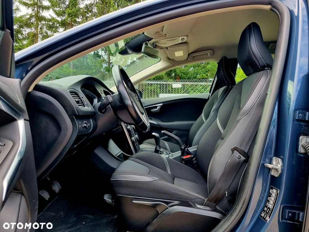 Volvo V40 D2 Momentum - 10