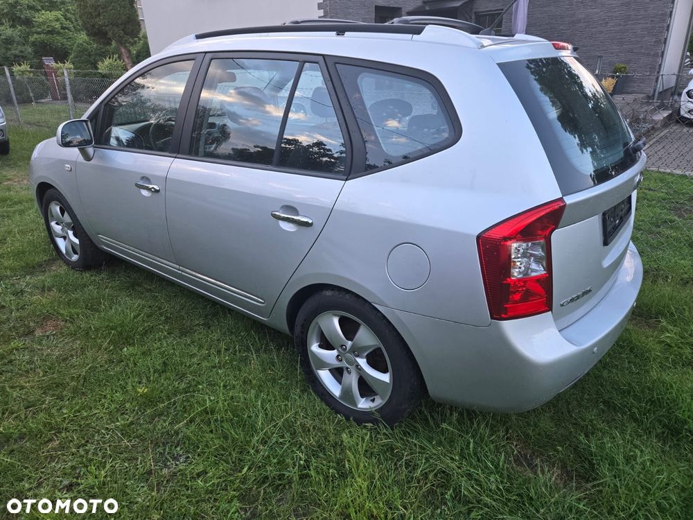 Kia Carens - 3