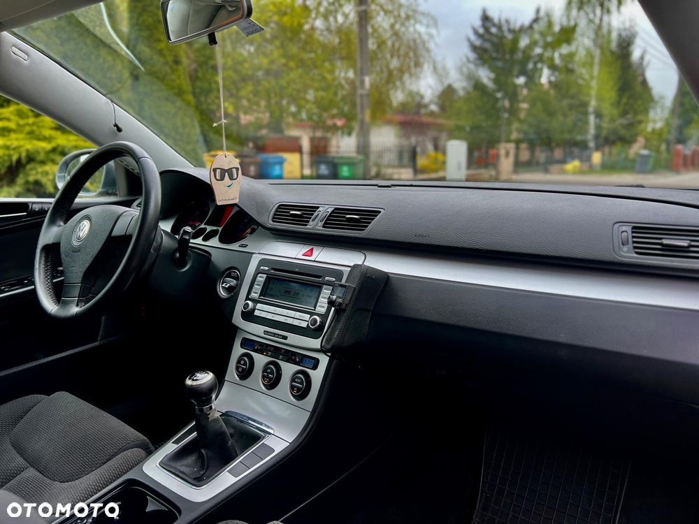 Volkswagen Passat 1.9 TDI Comfortline - 6