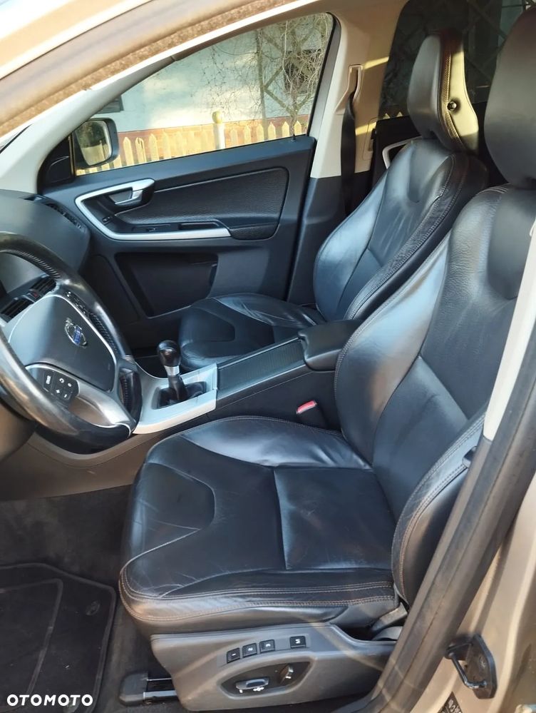 Volvo XC 60 D4 Momentum - 14