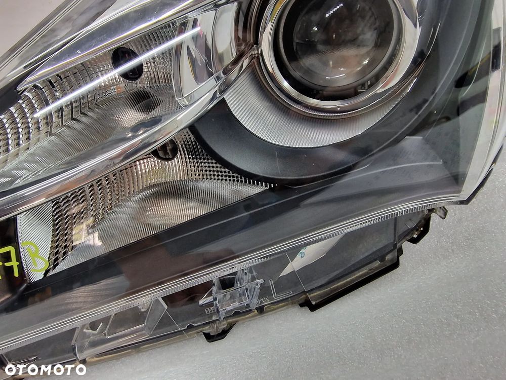 TOYOTA YARIS 3 III LIFT 14- KOMPLET LAMP PRZEDNICH PRZÓD LEWA + PRAWA , SOCZEWKA , NR AUKCJI LA677 - 18