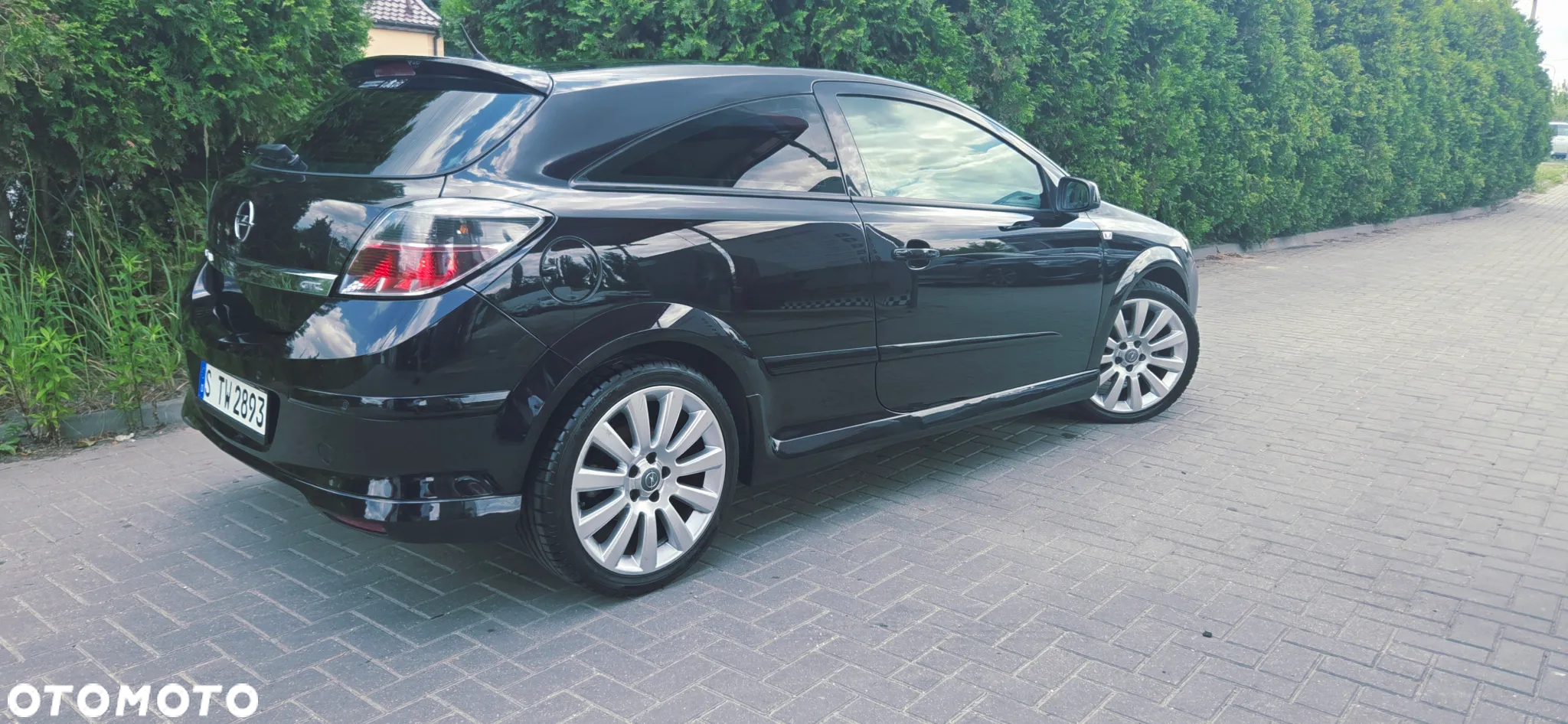 Opel Astra GTC 1.8 Cosmo - 17