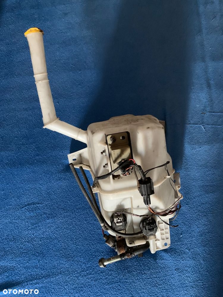 Mazda 2 DY DE DJ 3 BK BL BPBM 5 CR CW 6 gg Gy GH GJ GL cx-3 cx-30 cx-5 cx-7  zbiornik spryskiwaczy spryskiwacz zwykły xenon czujnik pompka zatyczka wężyki wszystkie Czesci - 18