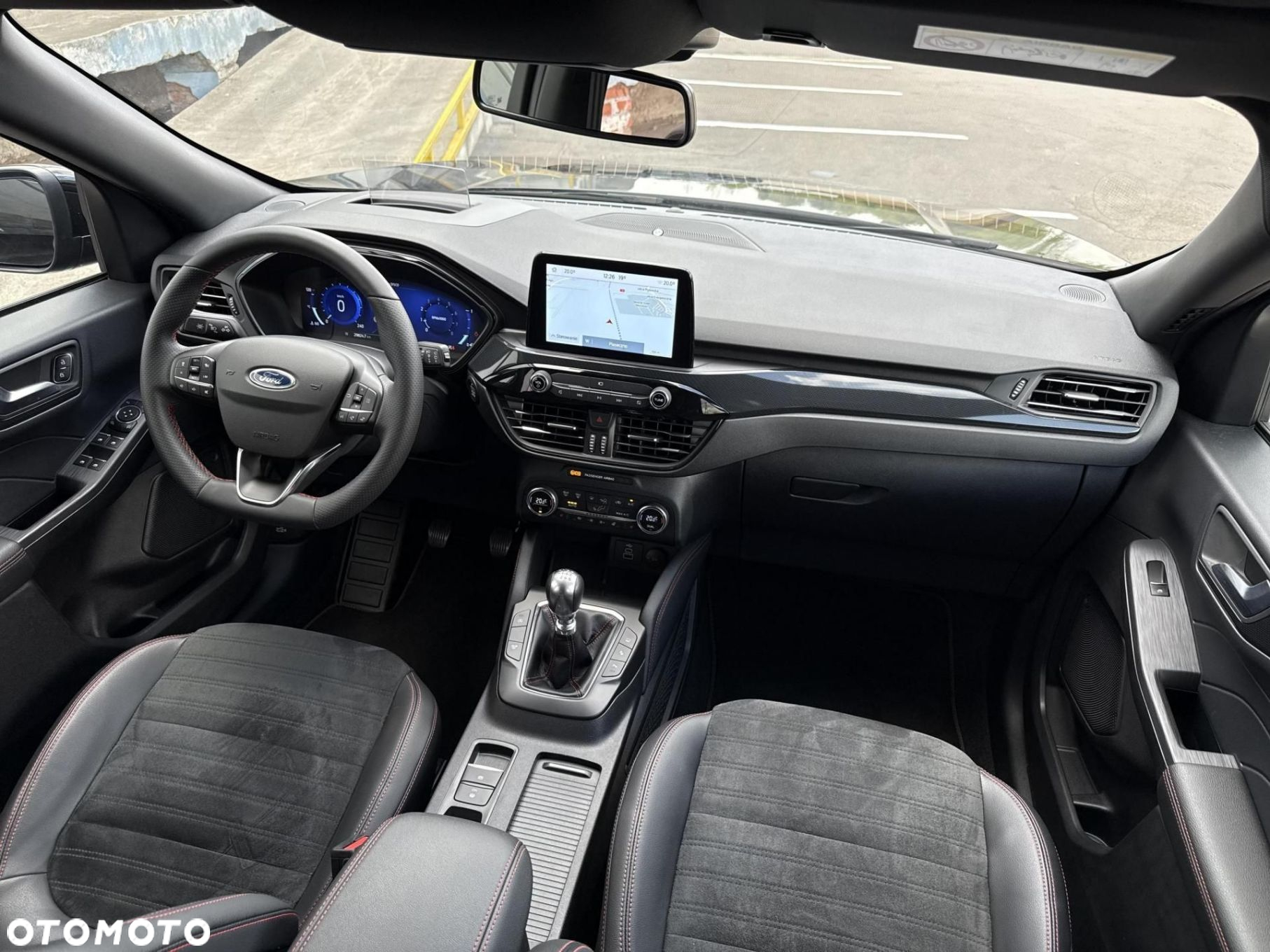 Ford Kuga 1.5 EcoBoost ST-LINE X - 18