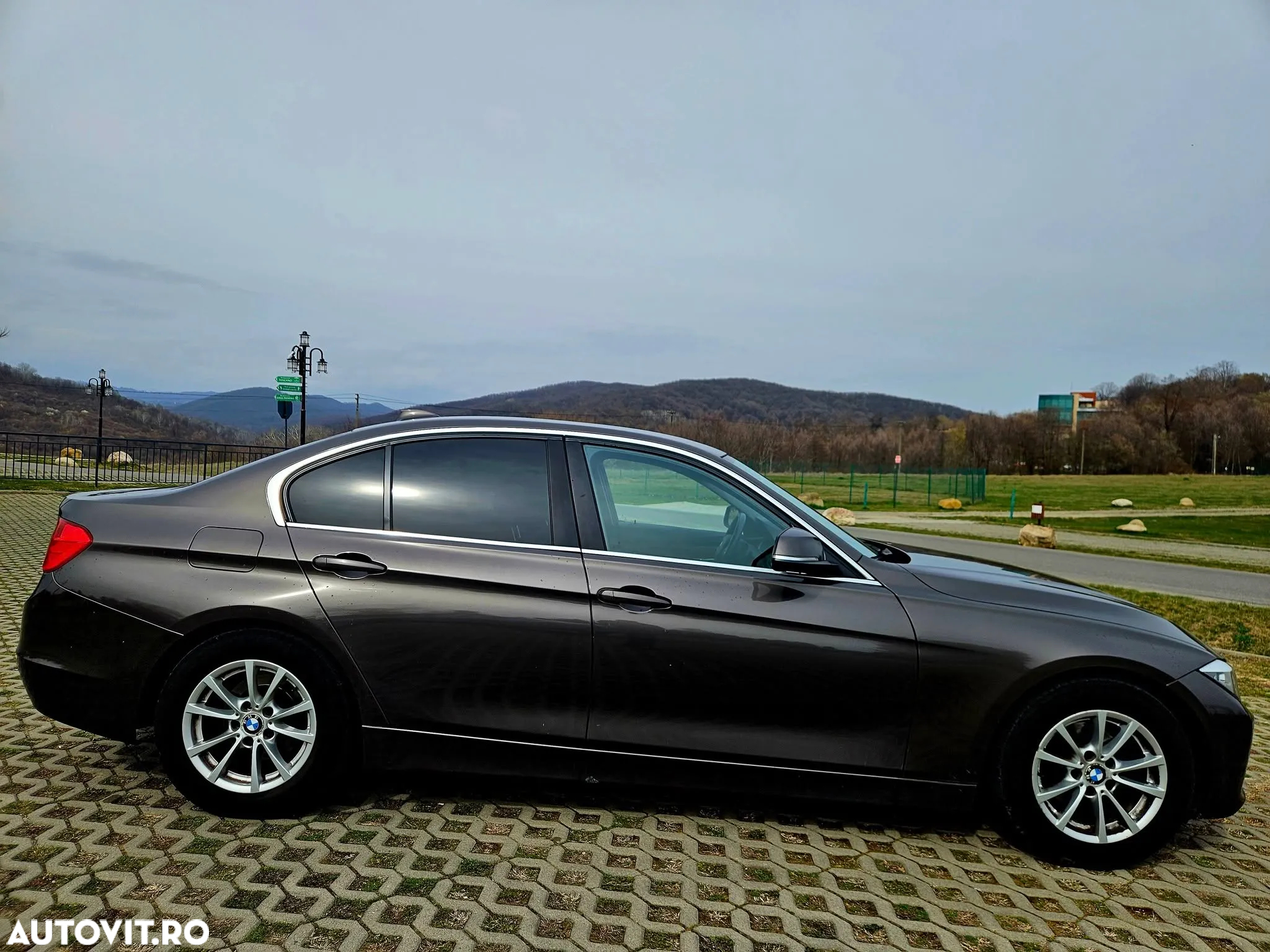 BMW Seria 3 320d Efficient Dynamic Edition - 12