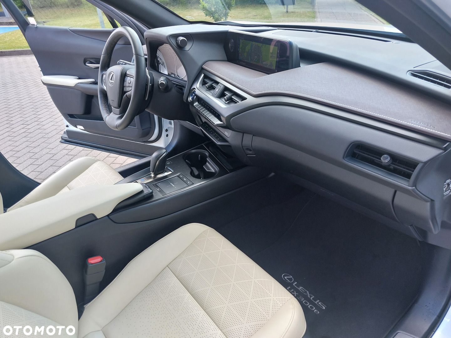 Lexus UX - 16