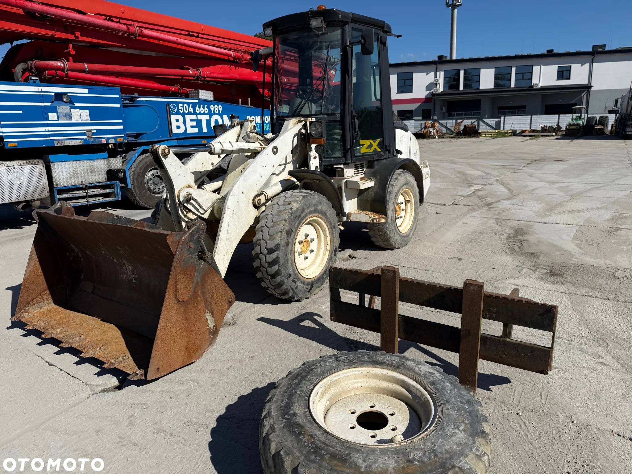 JCB 407 ZX Łyżka / Widły /Szczęka - 9
