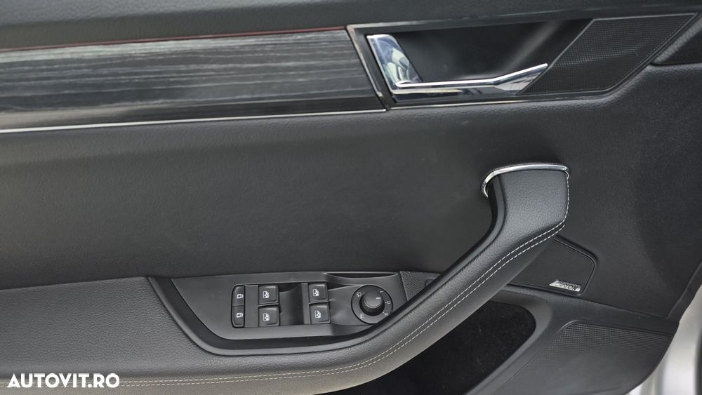 Skoda Superb Combi 2.0 TDI DSG Style - 11