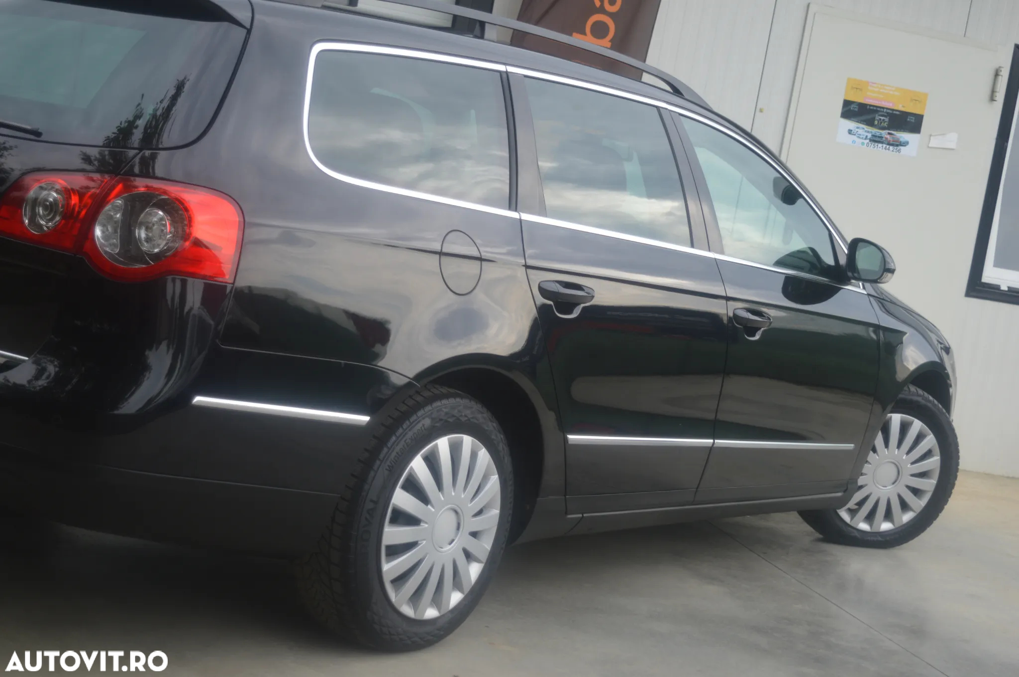 Volkswagen Passat Variant 2.0 TDI Blue TDI DSG Comfortline - 16