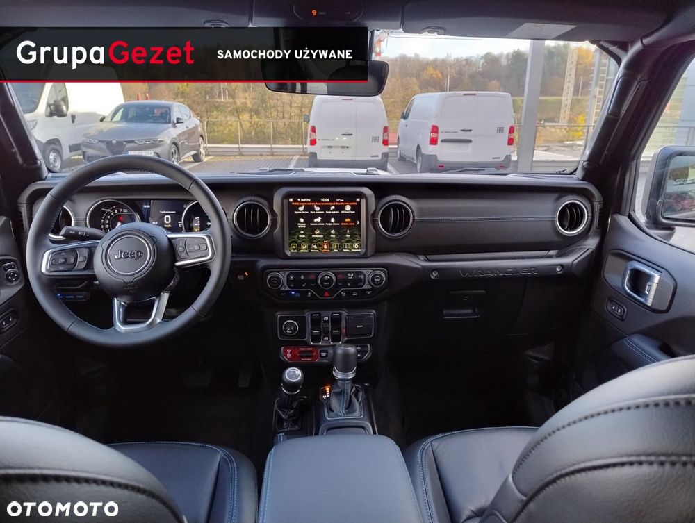 Jeep Wrangler - 12