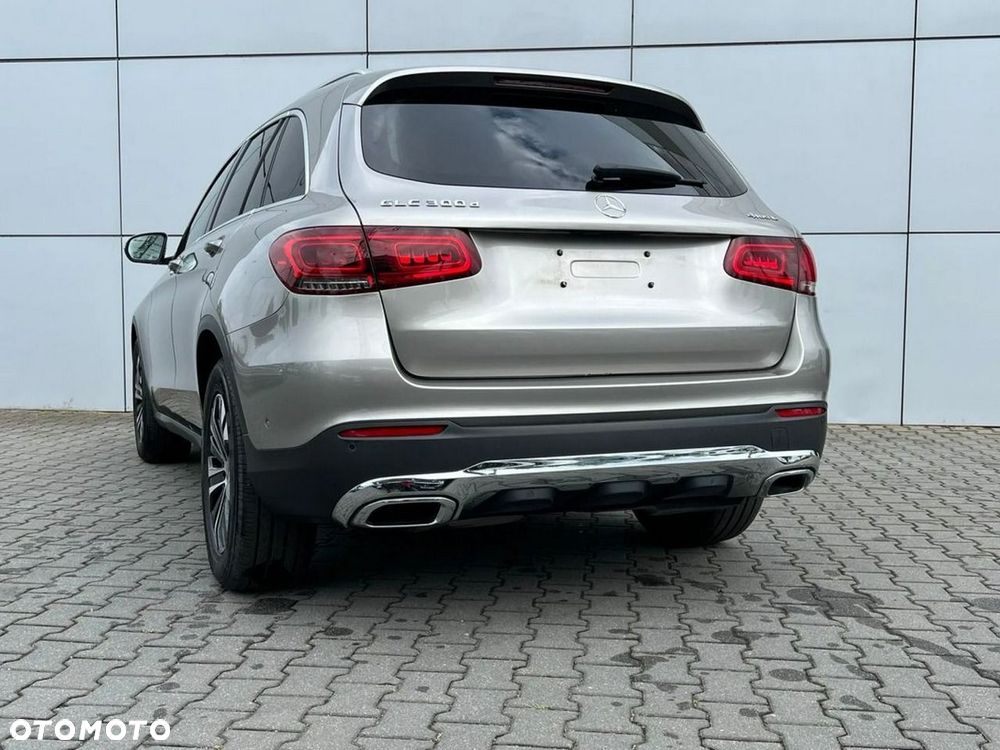 Mercedes-Benz GLC 300 d 4-Matic - 11